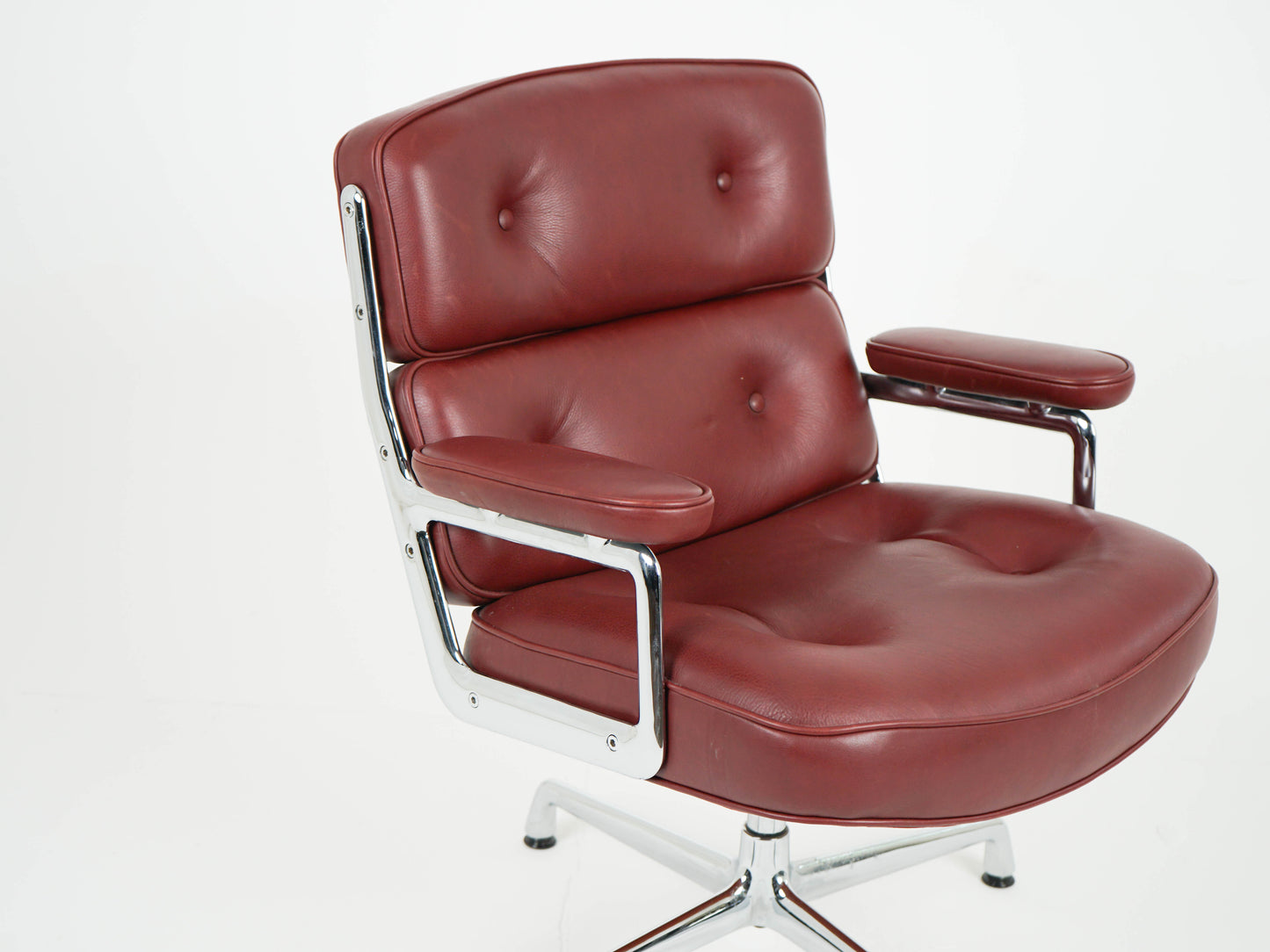 Vintage Charles Eames Lobby Chair ES108 by Herman Miller 1970s
