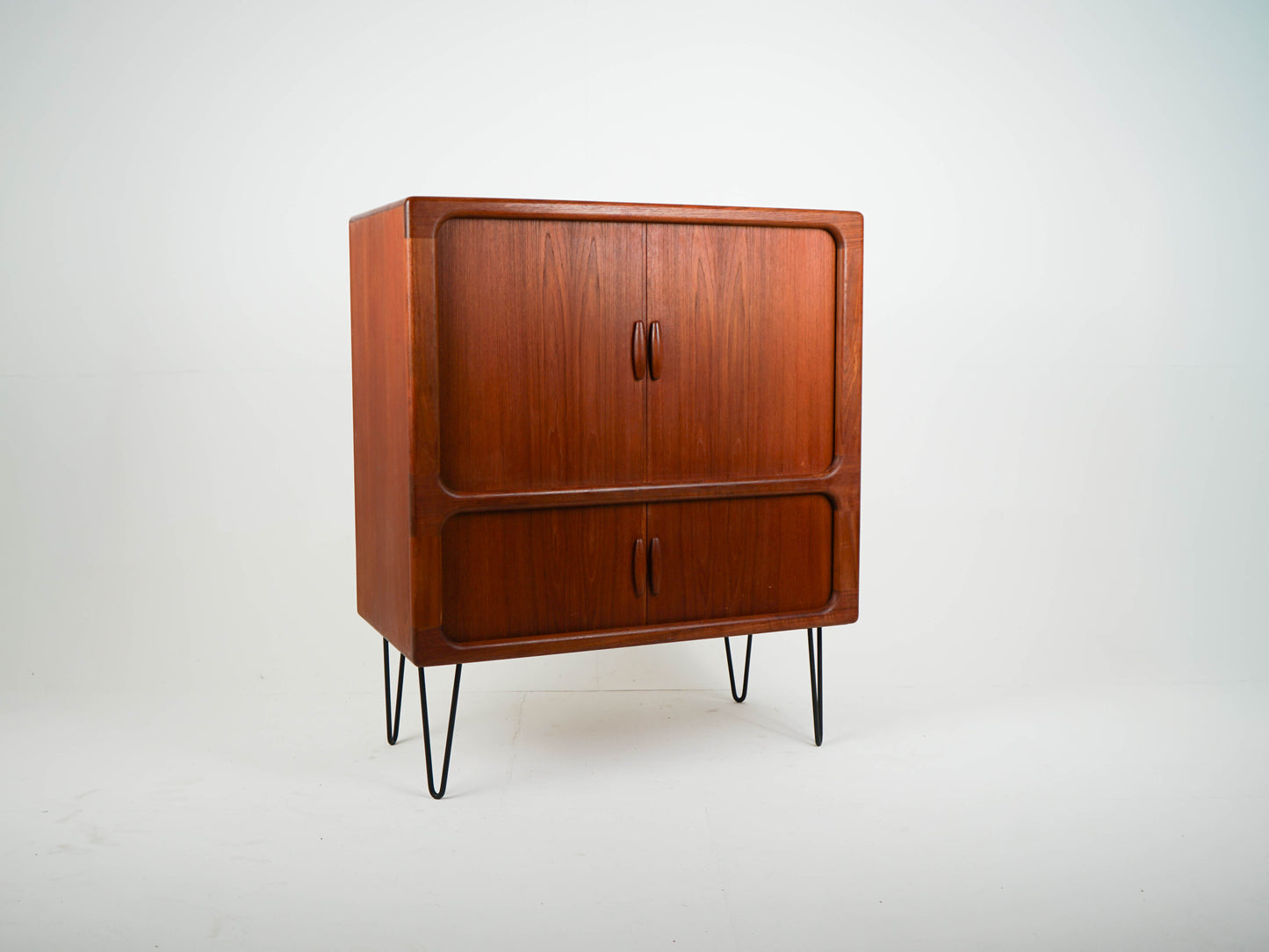 Teak Schrank TV Vinyl von Dyrlund Vintage Mid Century