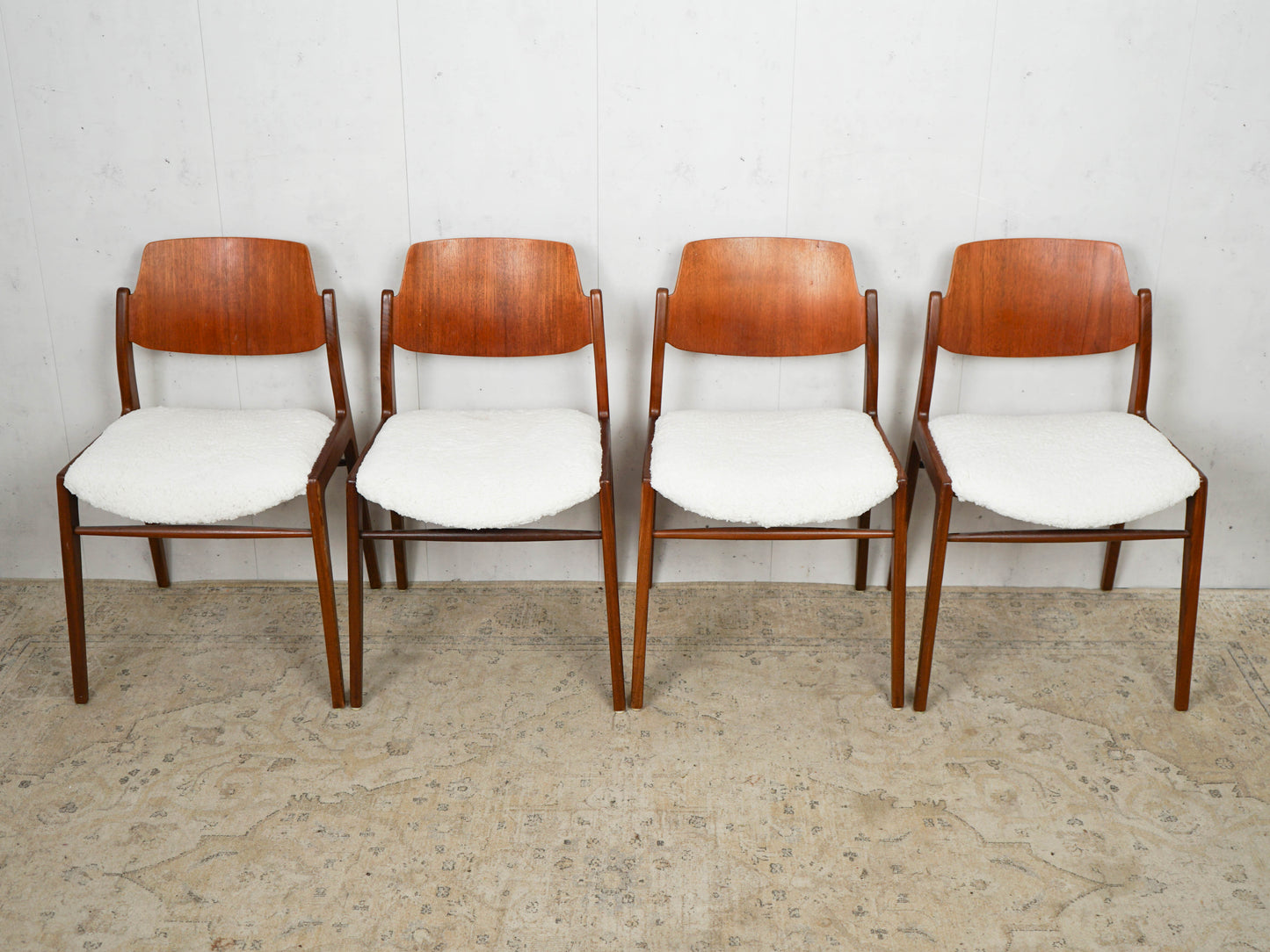 SET 4x Esszimmerstuhl Teddystoff Vintage 60er Mid Century Antik