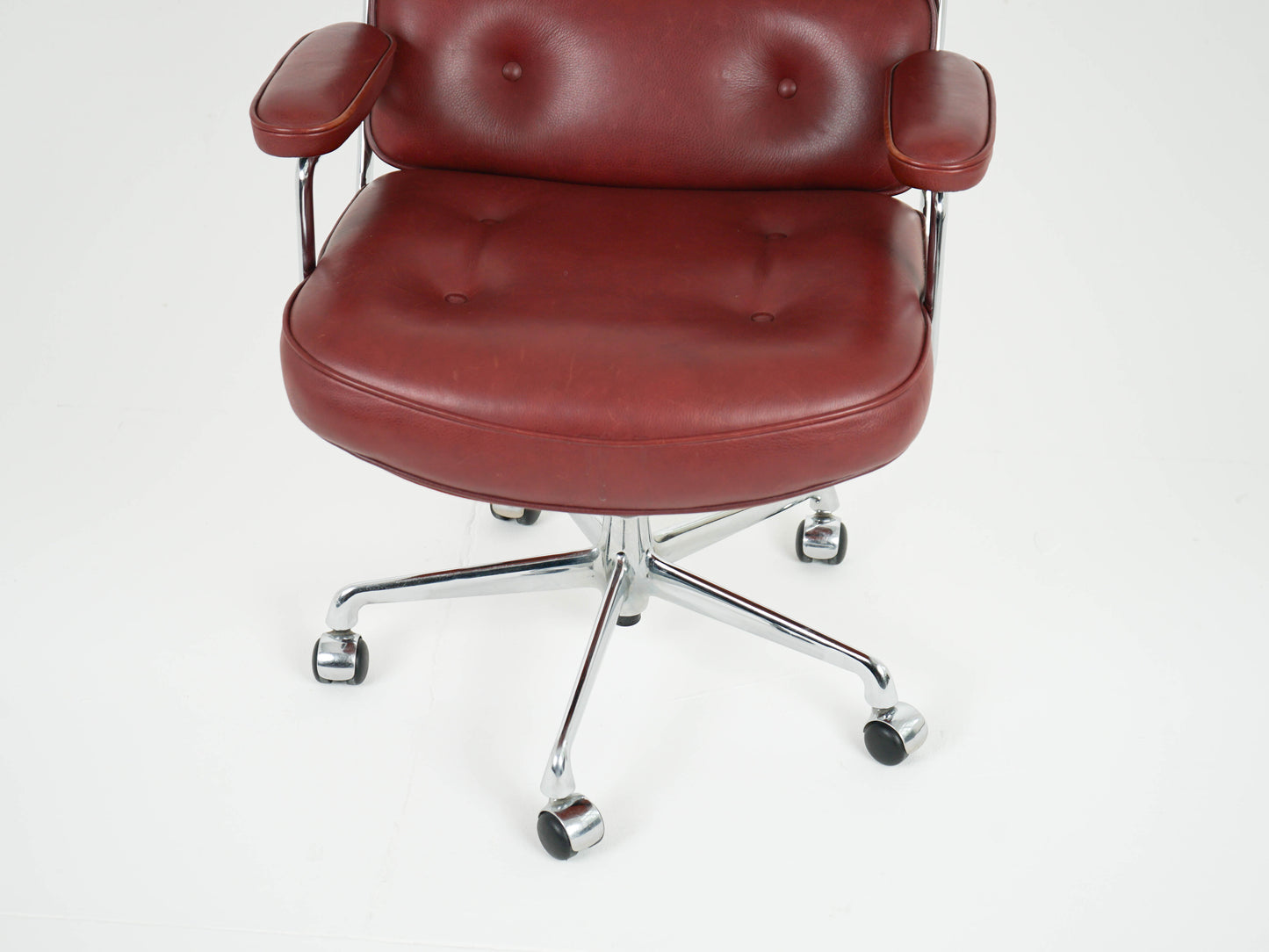 Vintage Charles Eames Lobby Chair ES104 by Herman Miller 1970s