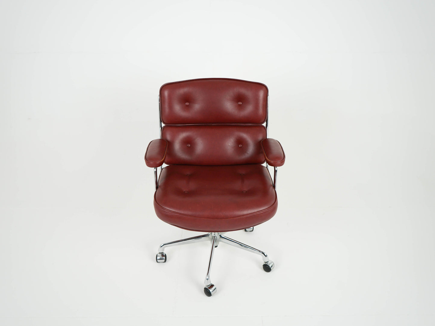 Vintage Charles Eames Lobby Chair ES104 by Herman Miller 1970s