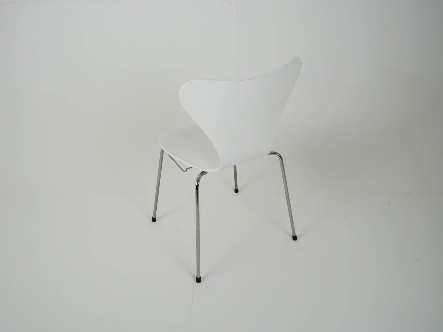Fritz Hansen Serie 7 weiß von Arne Jacobsen