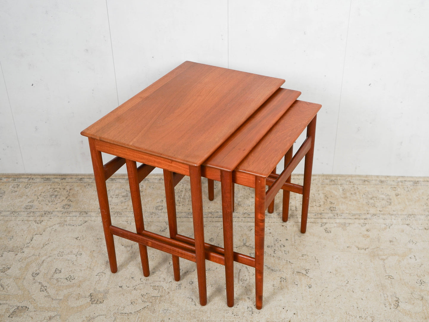 Teak Satztische Beistelltisch Hans J. Wegner für Andreas Tuck
