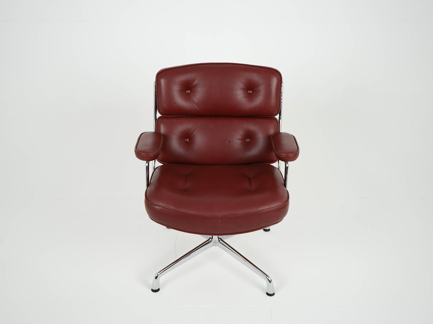 Vintage Charles Eames Lobby Chair ES104 by Herman Miller 1970s