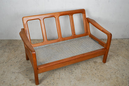 Dänisches Teak Sofa 2 Sitzer von Juul Kristensen neubezogen