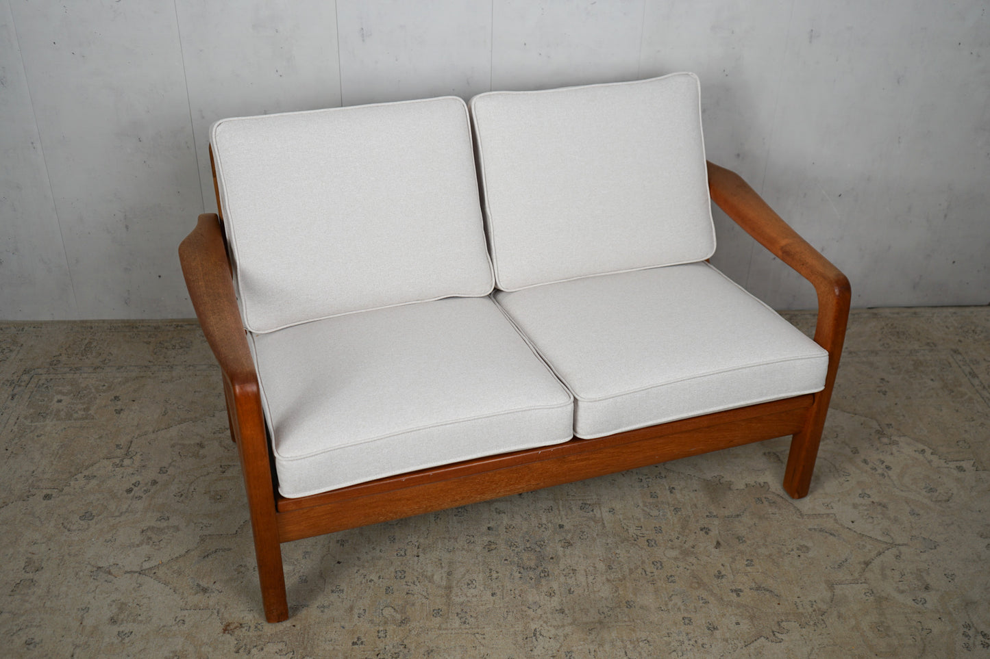 Dänisches Teak Sofa 2 Sitzer von Juul Kristensen neubezogen