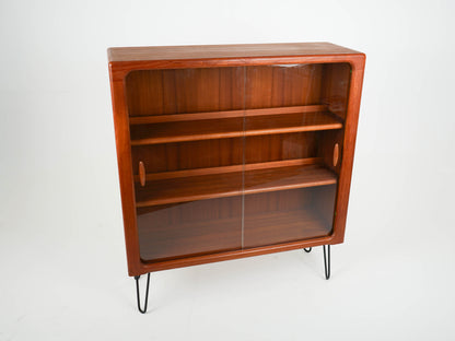 Teak Vitrine Schrank von Dyrlund Vintage Mid Century