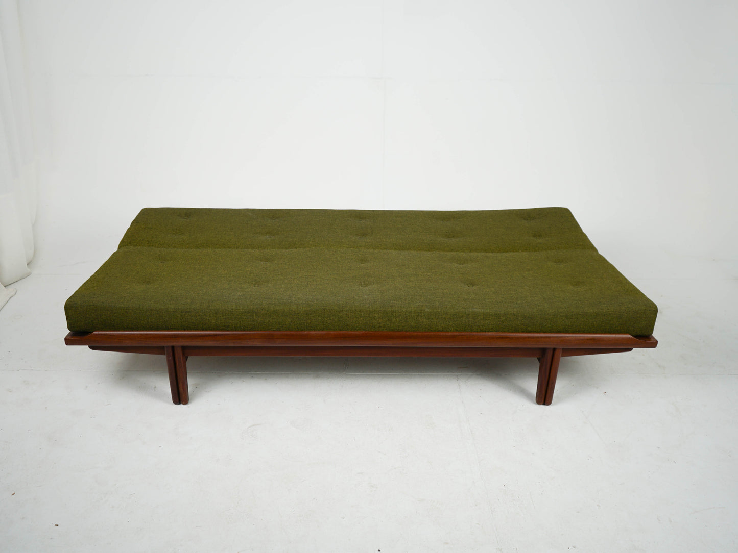 Daybed Modell 981 Diva Sofa aus Teak von Poul M Volther