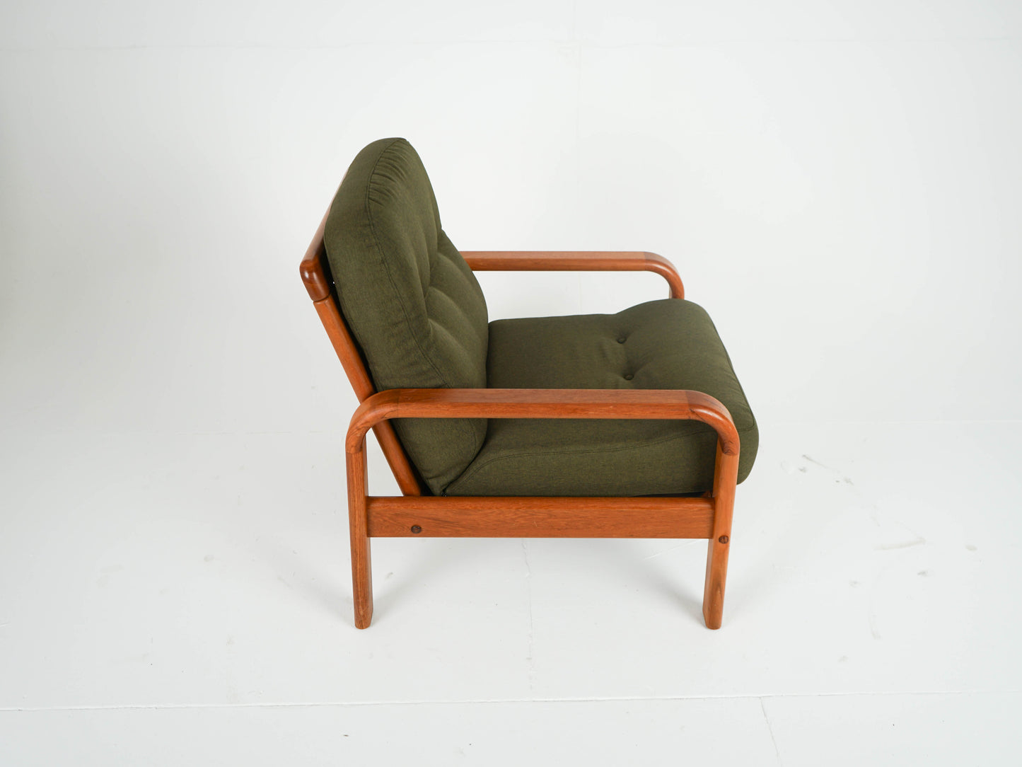 Vintage Teak Sessel Loungechair NEUBEZUG Grün