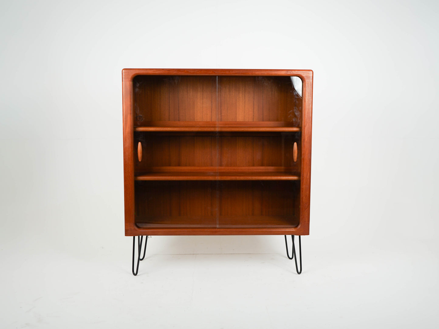 Teak Vitrine Schrank von Dyrlund Vintage Mid Century