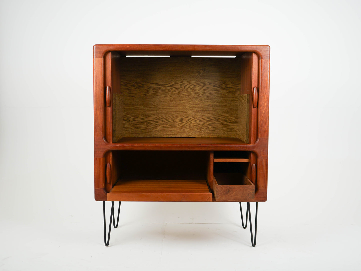 Teak Schrank TV Vinyl von Dyrlund Vintage Mid Century
