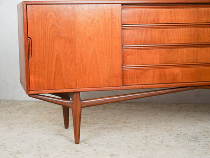 Teak Sideboard von Knud Nielsen für Losning Møbelfabrik