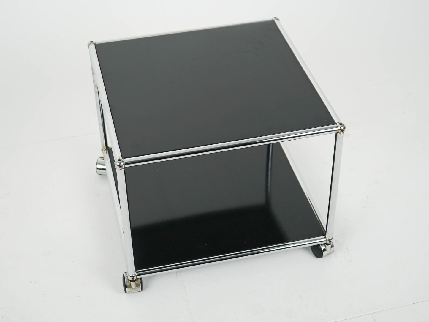 USM Haller Beistelltisch Graphitschwarz