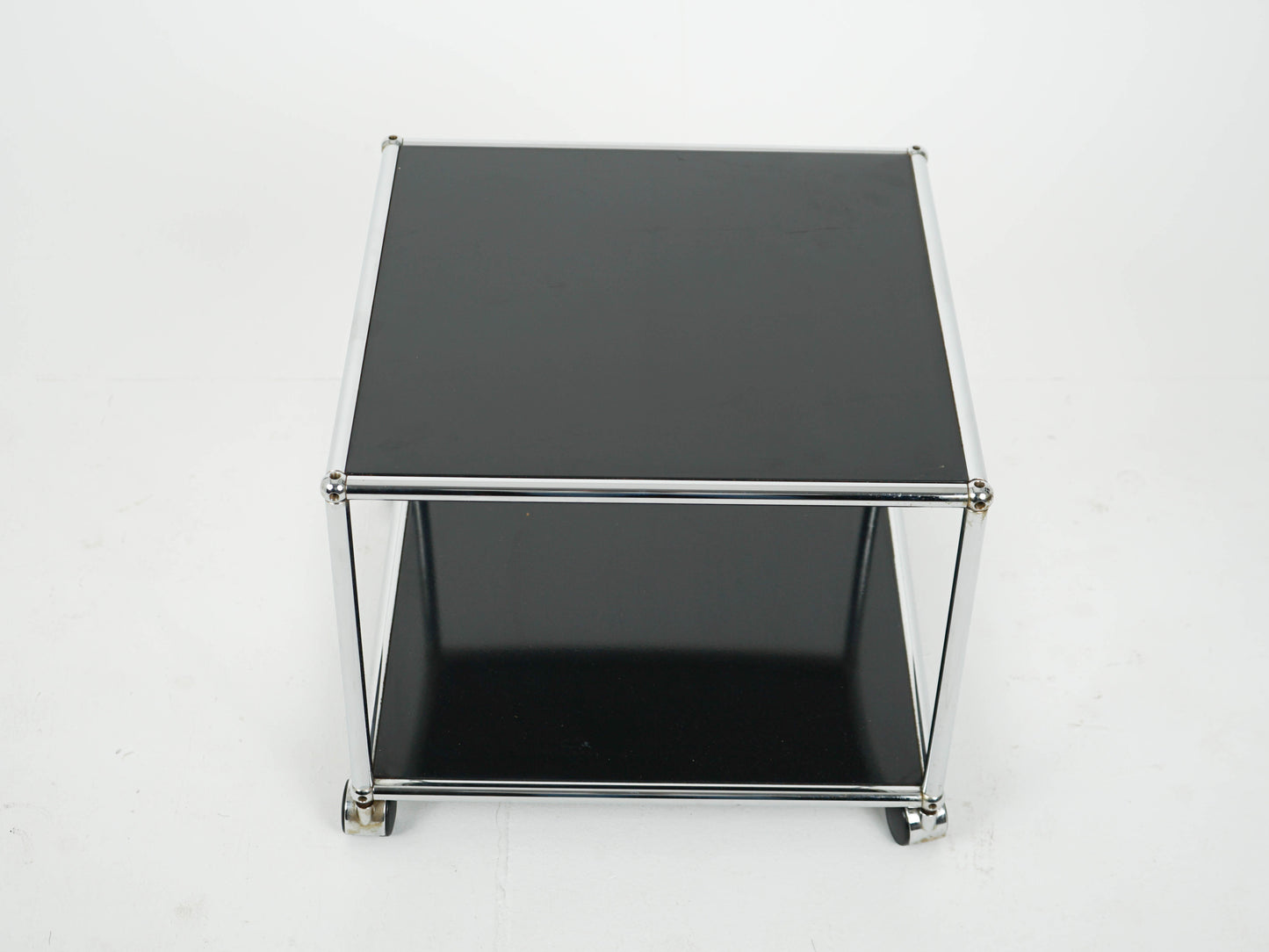 USM Haller Beistelltisch Graphitschwarz