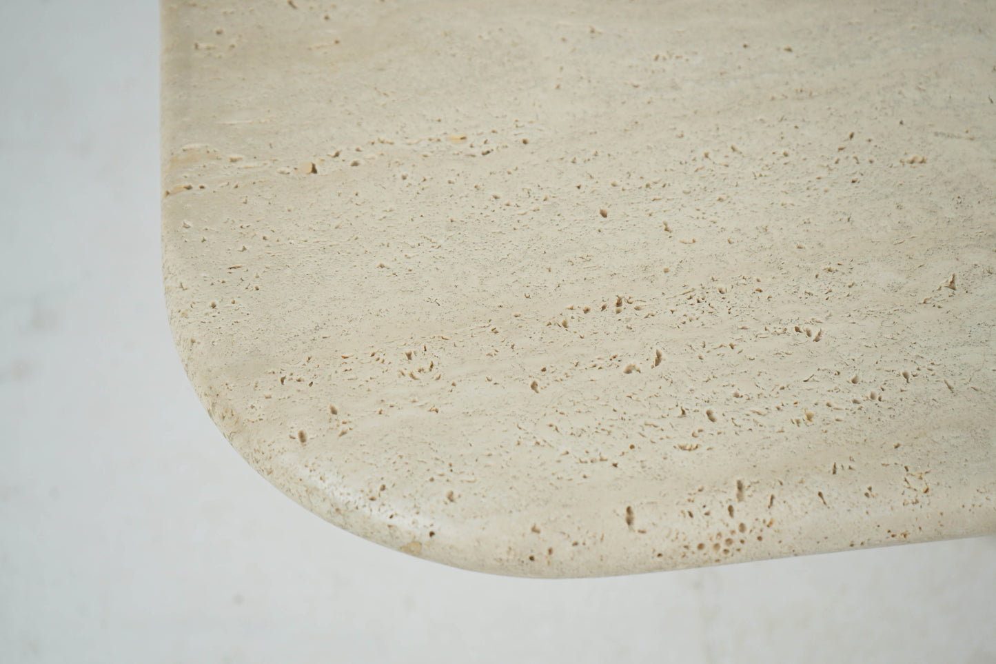 Italienischer Couchtisch aus Travertin Vintage 80er Mid-Century