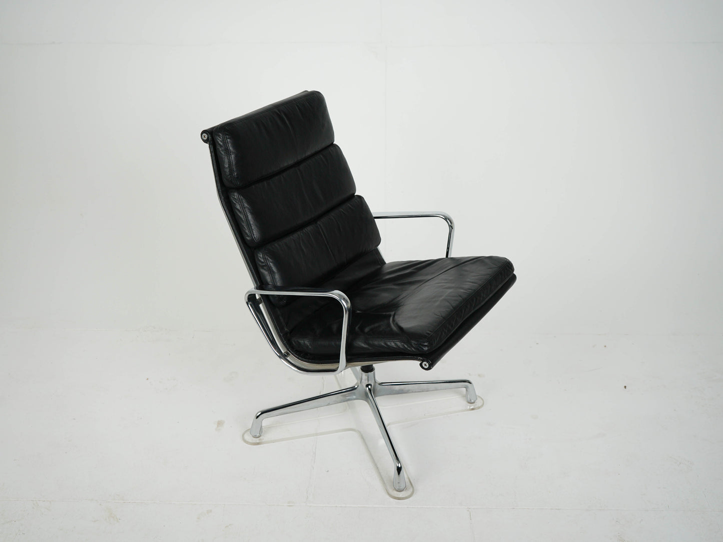 Hermann Miller EA 216 Soft Pad Lounge Chair Sessel Leder