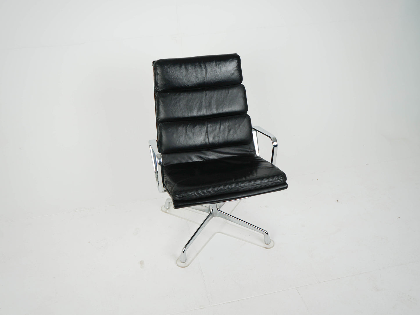 Hermann Miller EA 216 Soft Pad Lounge Chair Sessel Leder