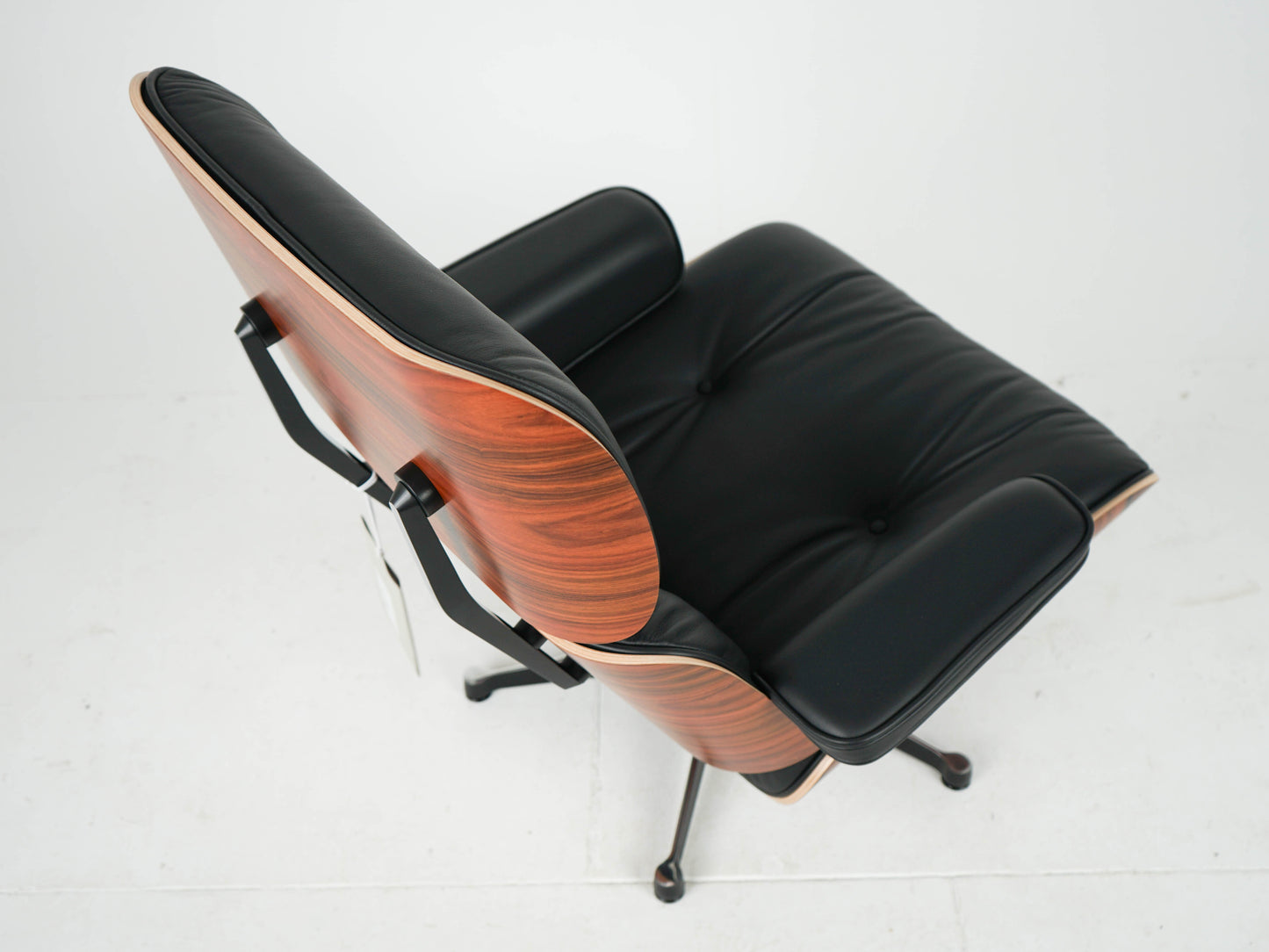 Eames Lounge Chair & Ottoman Neuwertig Nero Leder