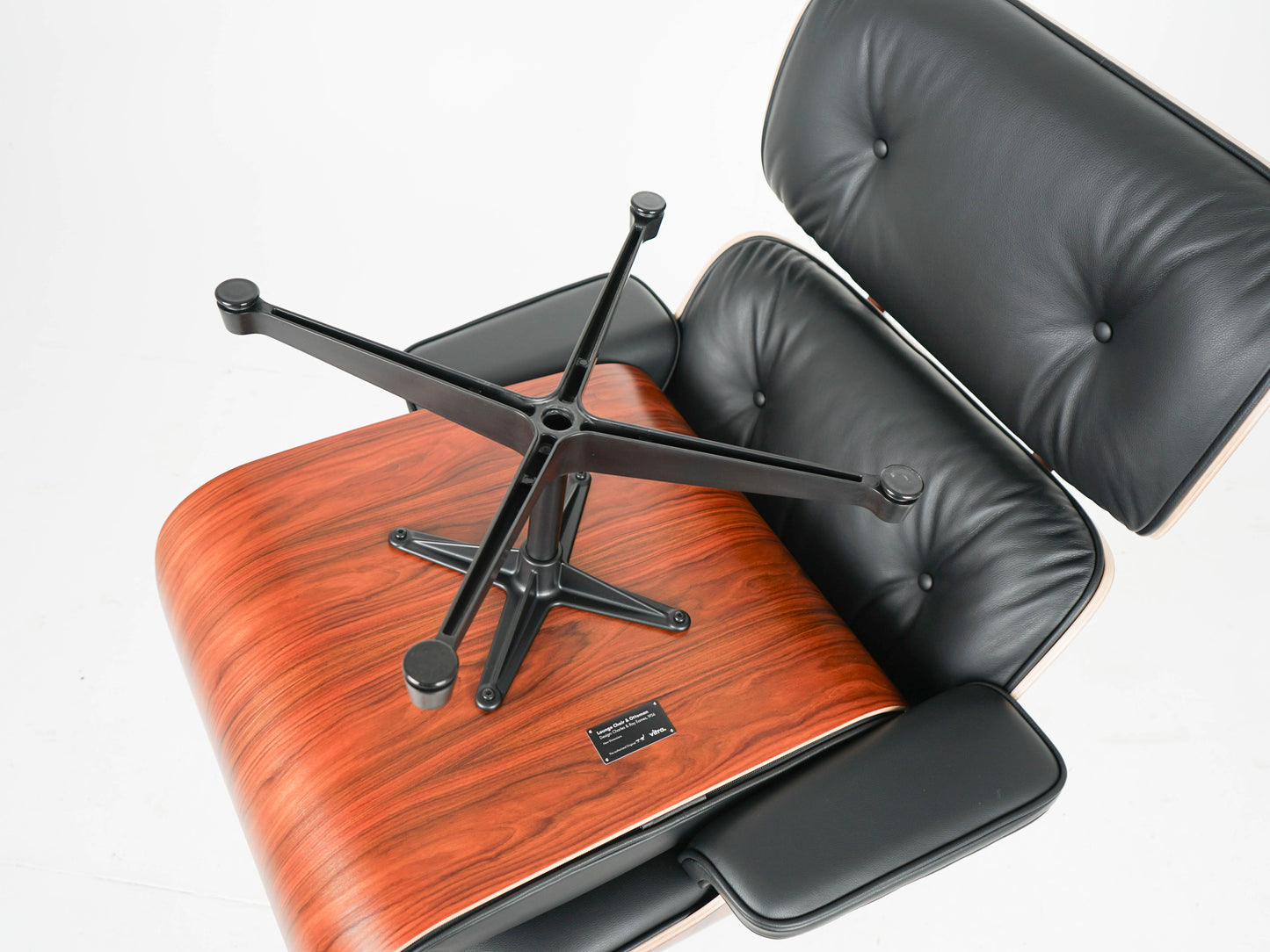 Eames Lounge Chair & Ottoman Neuwertig Nero Leder