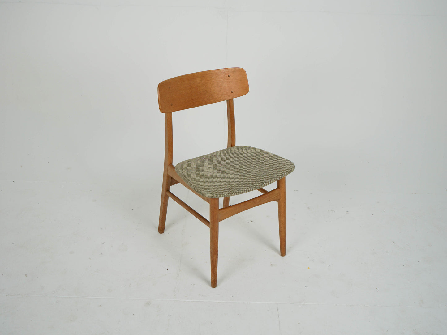 1v8 Esszimmerstuhl Eiche von Erik Buch NEUBEZUG