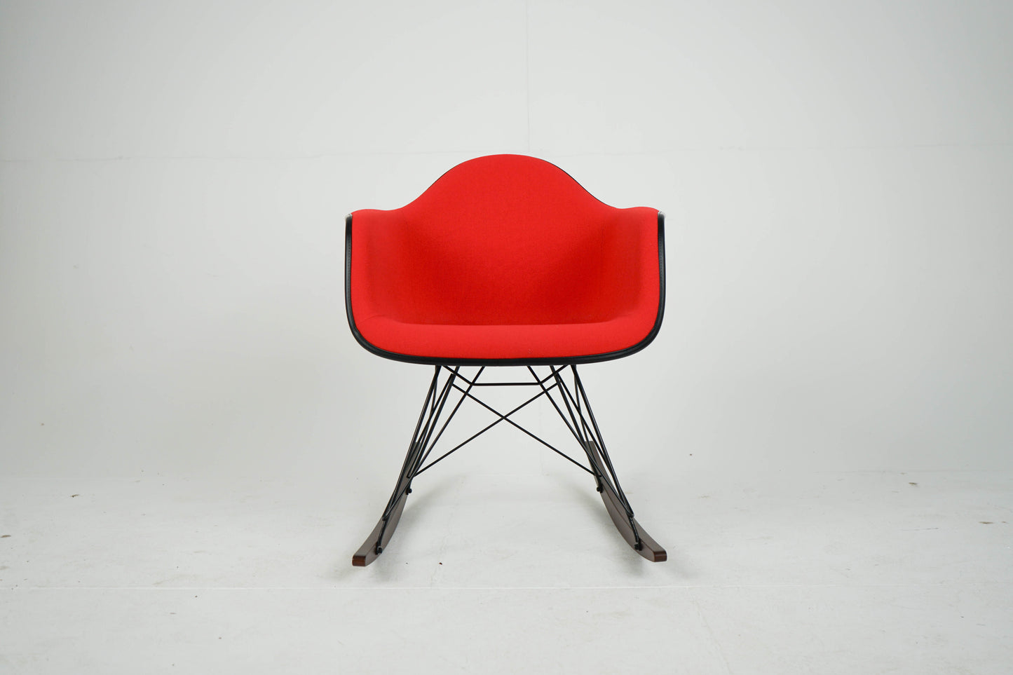RAR Eames Plastic Chair Rot