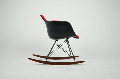 RAR Eames Plastic Chair Rot