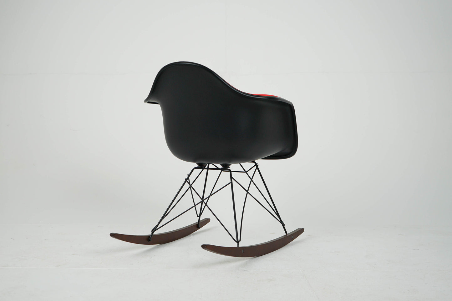 RAR Eames Plastic Chair Rot