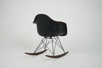 RAR Eames Plastic Chair Rot