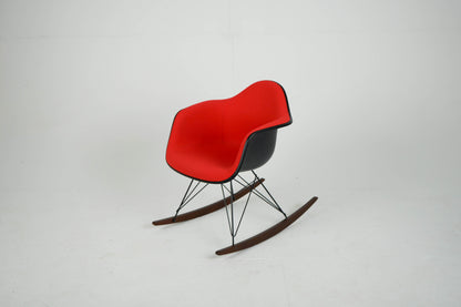 RAR Eames Plastic Chair Rot