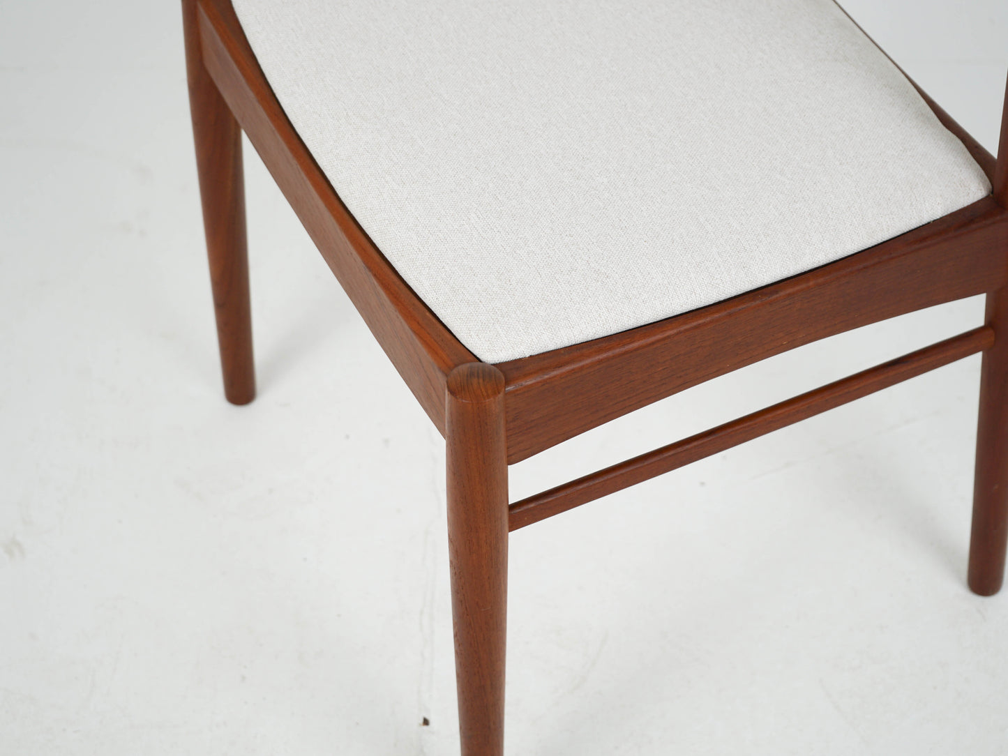 SET 6x Teak Esszimmerstuhl von Henning Kjærnulf NEUBEZUG