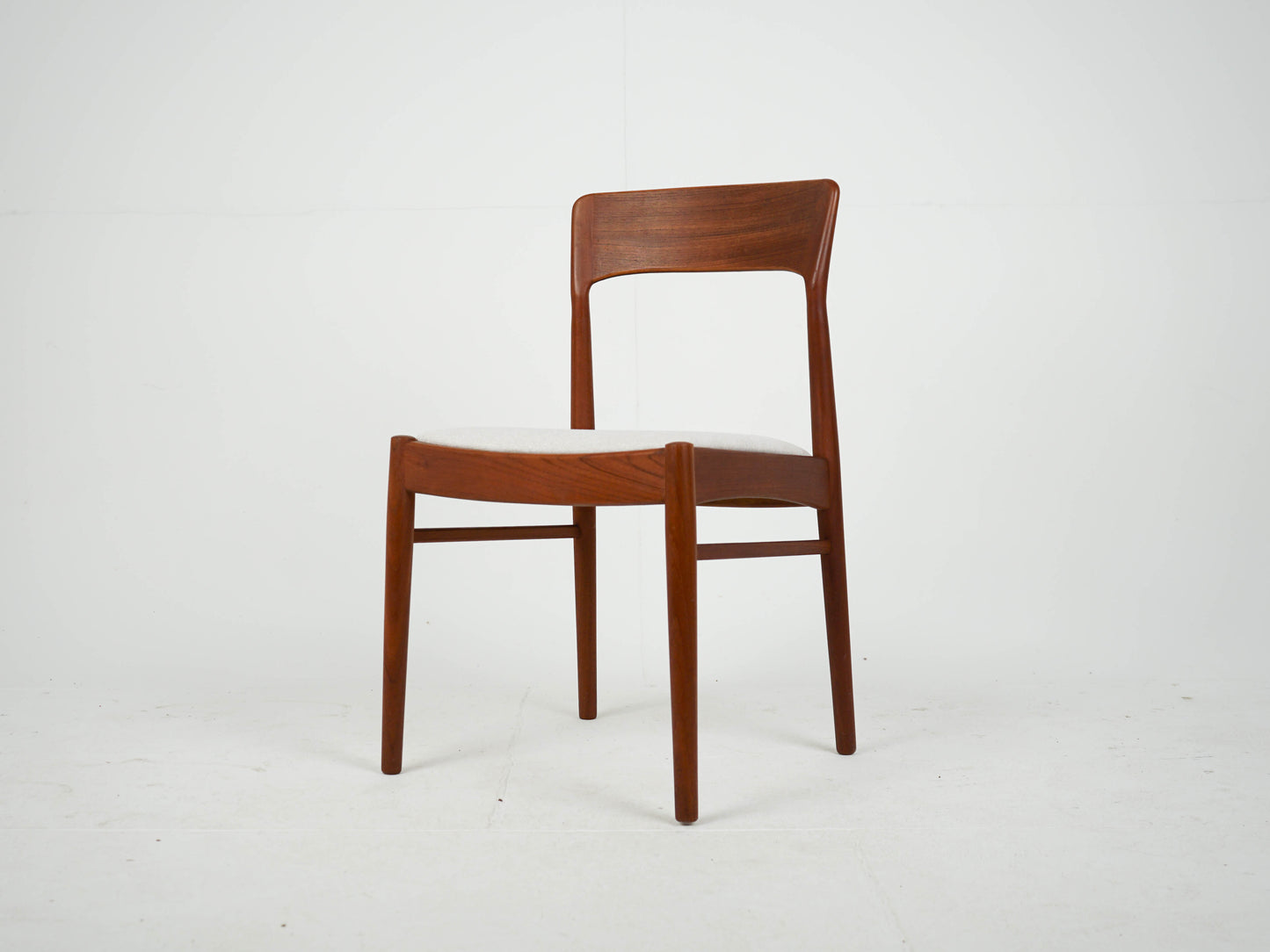 SET 6x Teak Esszimmerstuhl von Henning Kjærnulf NEUBEZUG