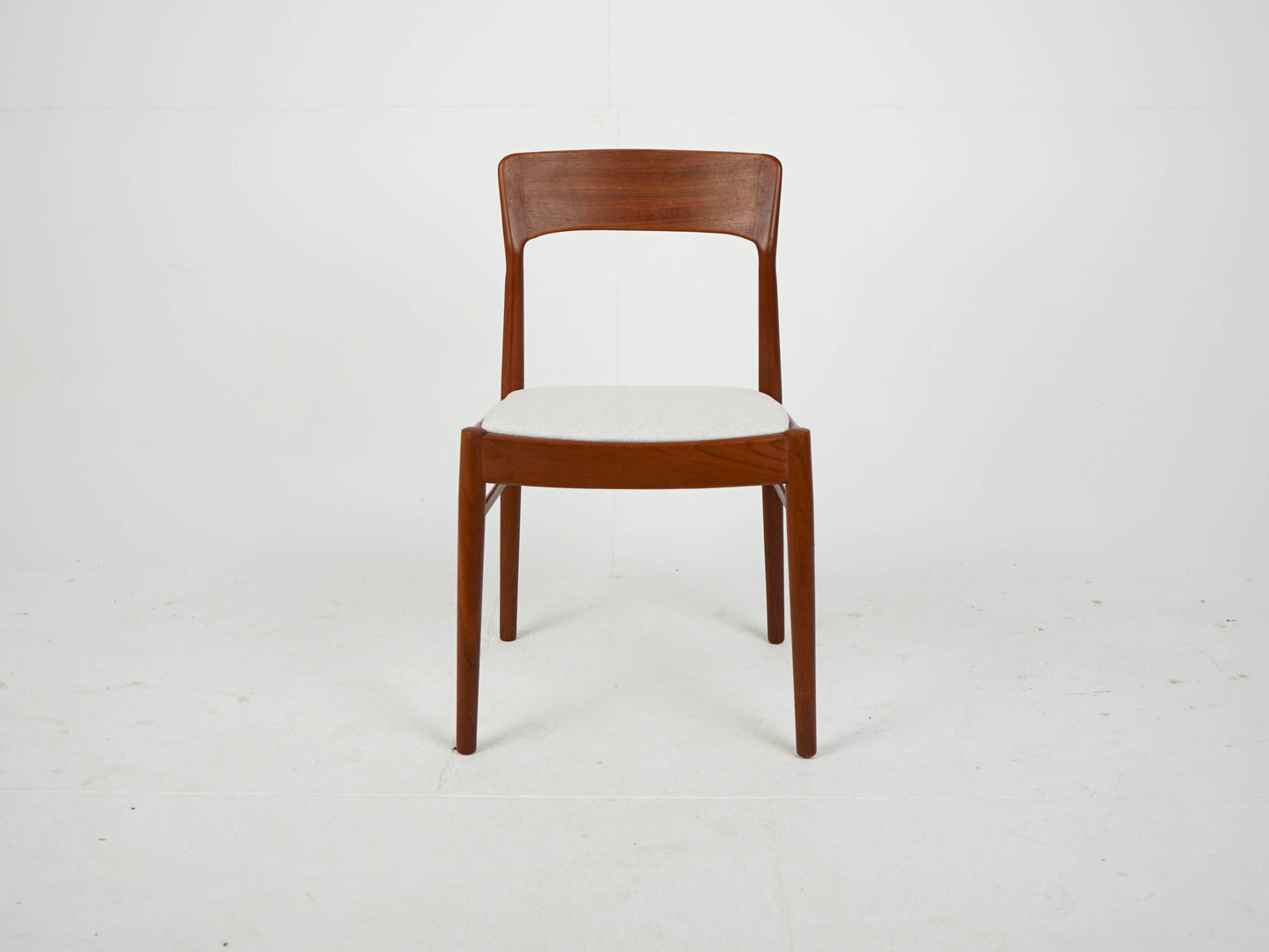SET 6x Teak Esszimmerstuhl von Henning Kjærnulf NEUBEZUG