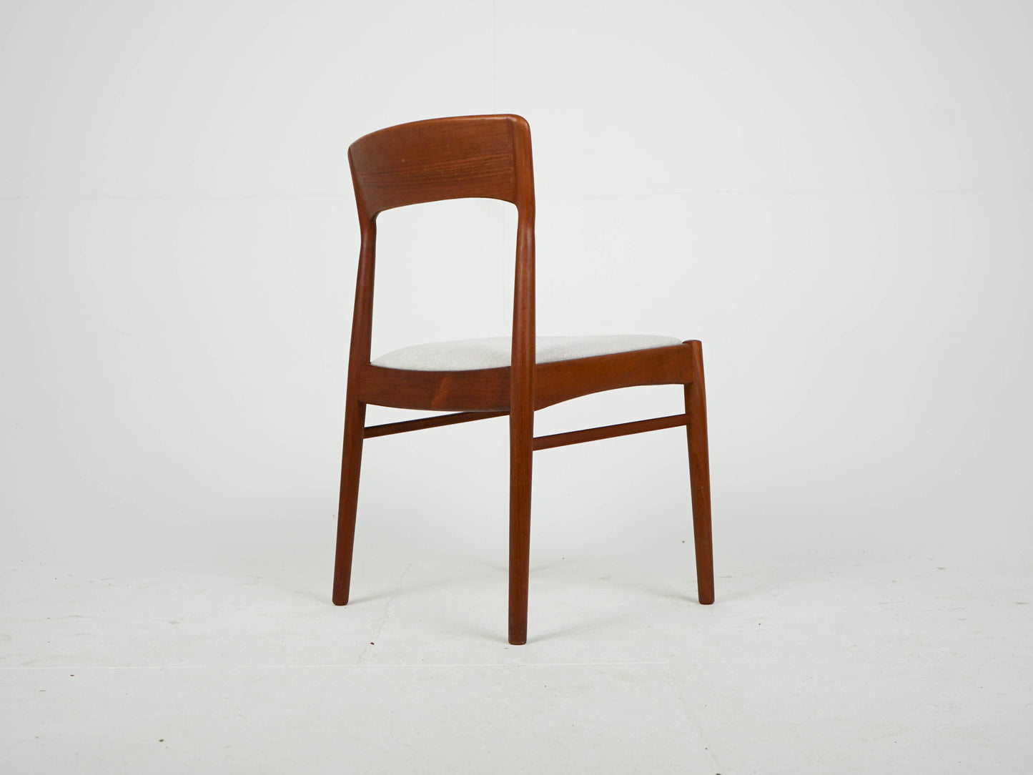 SET 6x Teak Esszimmerstuhl von Henning Kjærnulf NEUBEZUG