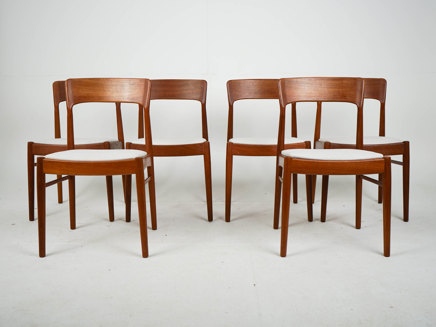 SET 6x Teak Esszimmerstuhl von Henning Kjærnulf NEUBEZUG